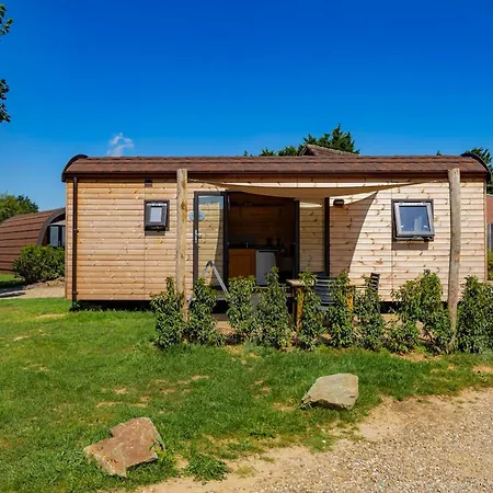 Family Woodlodge High Chaparral Camping *