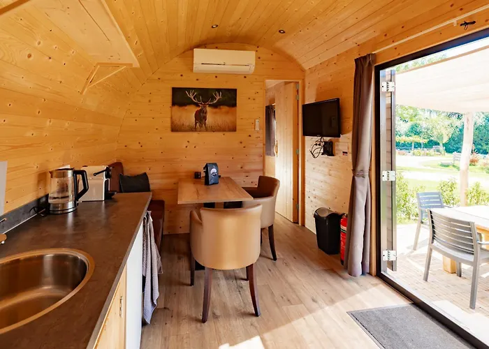 Campsite Family Woodlodge High Chaparral *