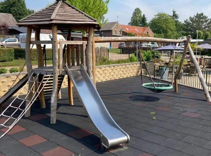 Family Woodlodge High Chaparral キャンプ場 *